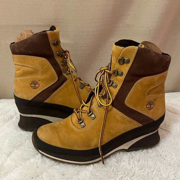 Timberland Shoes - Timberland Women’s Vintage Waterproof Lace-Up Hiking Boots – Size 6.5
